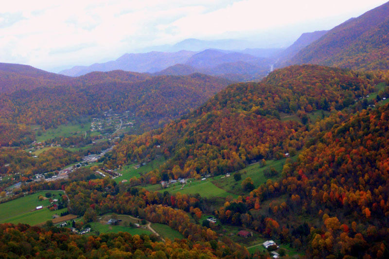 How to Find Cozy Mountain Resorts Near Me in Maggie Valley ...